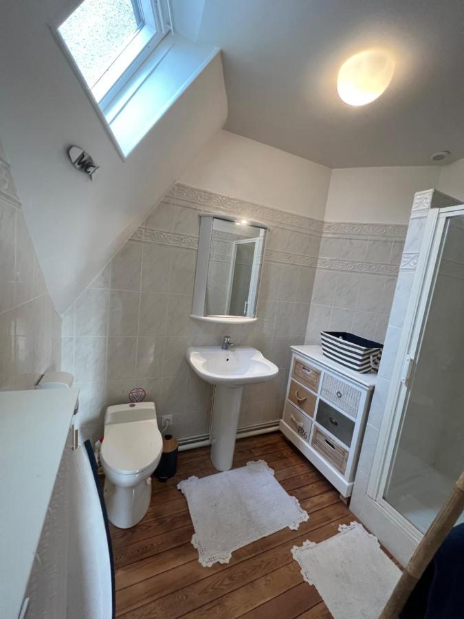 Le Manoir Des Lys Apartment Tilly-sur-Seulles Luaran gambar